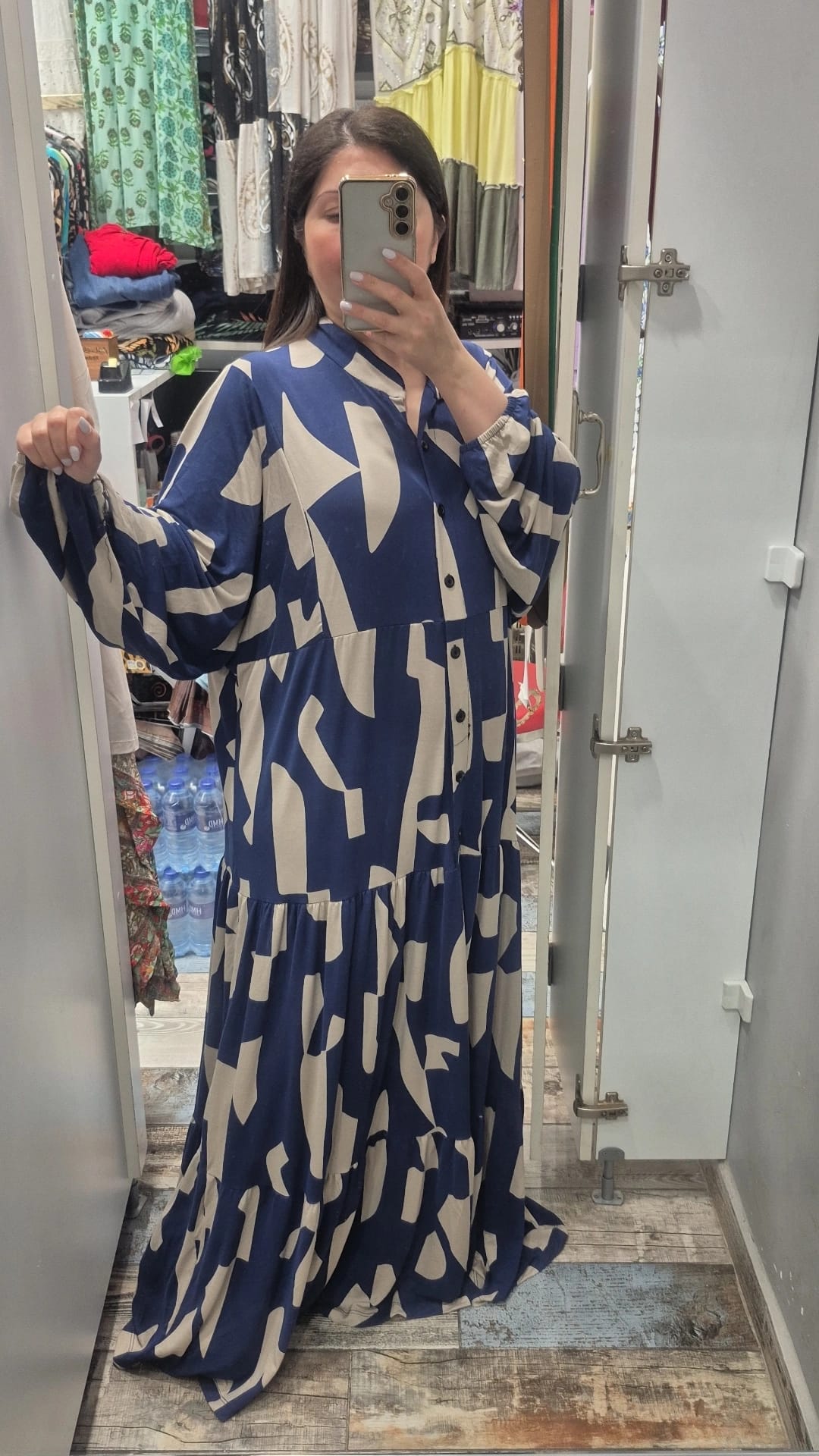 Hakim yaka balon kol düğmeli  elbise lacivert bej renk desen