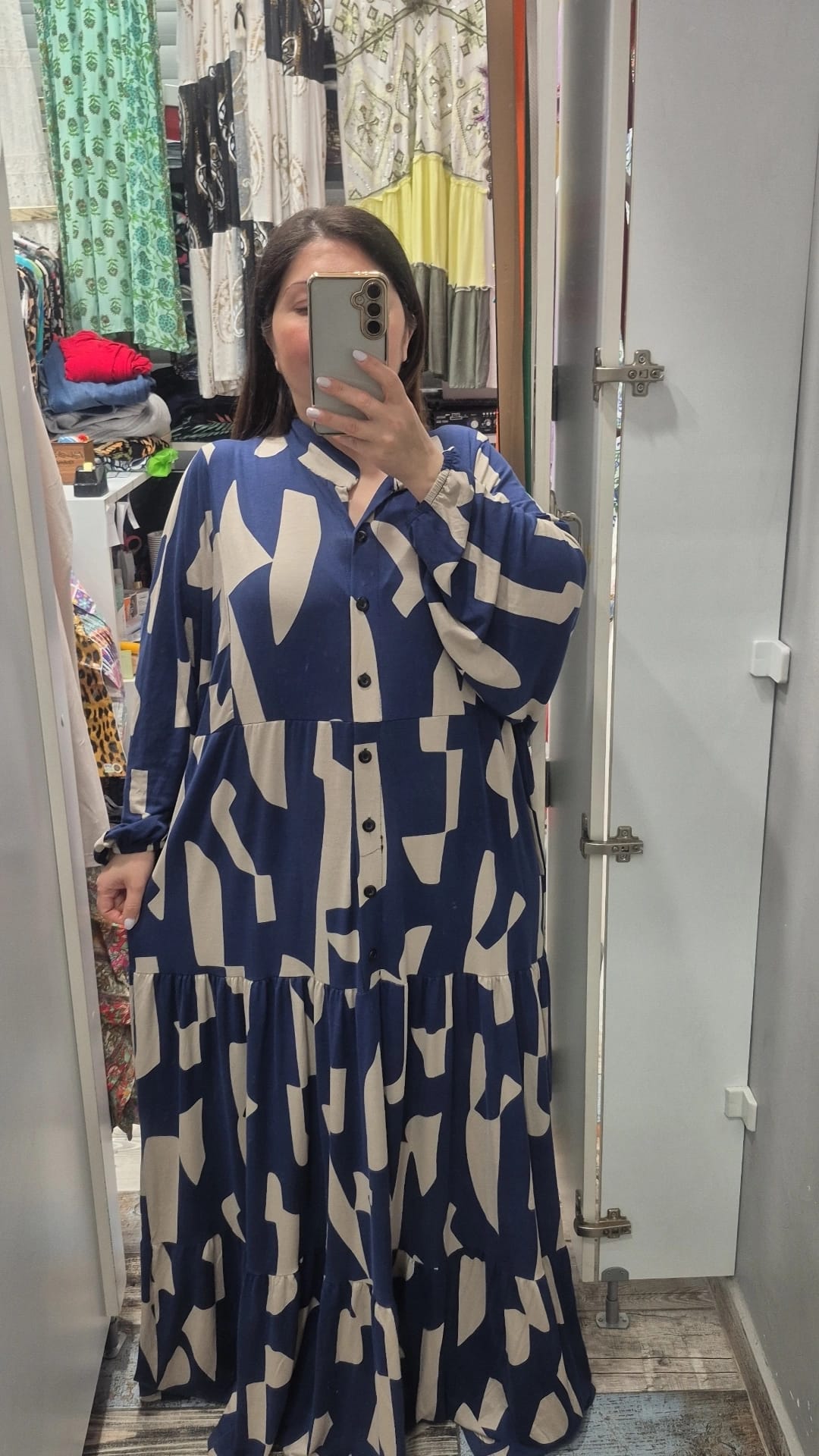 Hakim yaka balon kol düğmeli  elbise lacivert bej renk desen