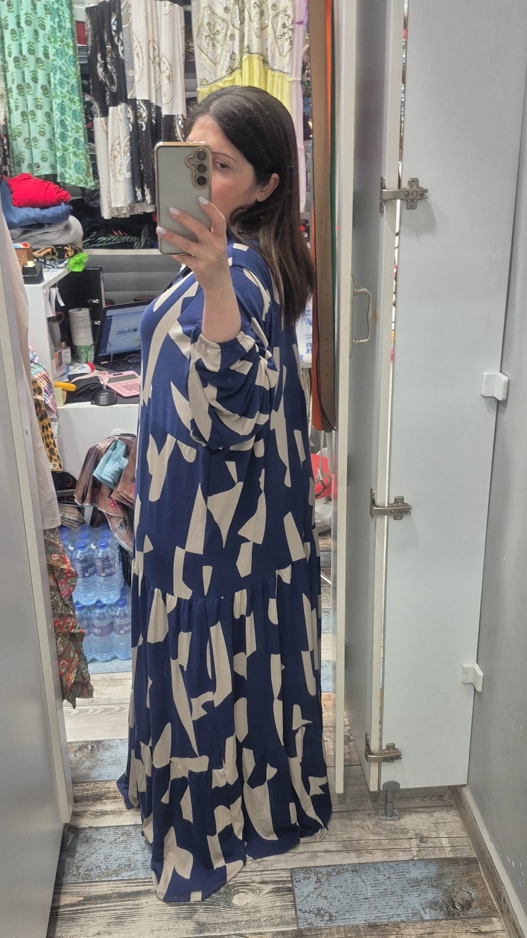 Hakim yaka balon kol düğmeli  elbise lacivert bej renk desen