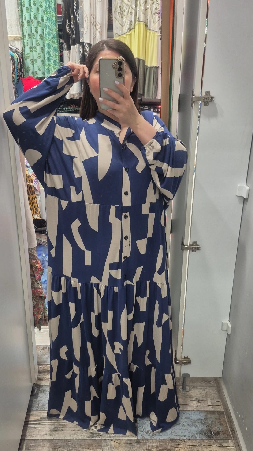 Hakim yaka balon kol düğmeli  elbise lacivert bej renk desen