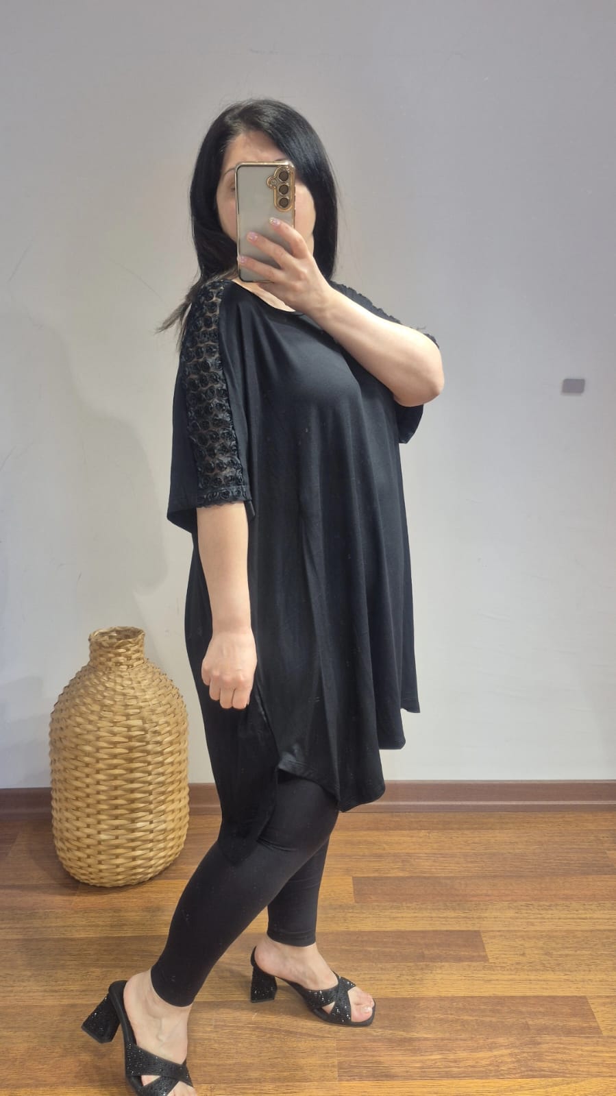 Bluz%20organzesi%20gül%20detay%20siyah