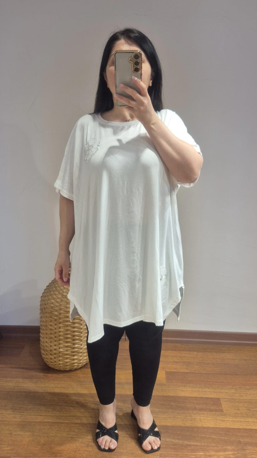 Bluz%20çiçek%20motif%20kırık%20beyaz%20