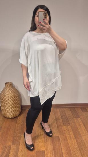 Bluz asimetrik kısa kollu model kırık beyaz renk