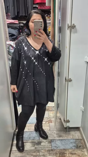 Bluz siyah zemin üzerinde ışıltılı yıldız desen