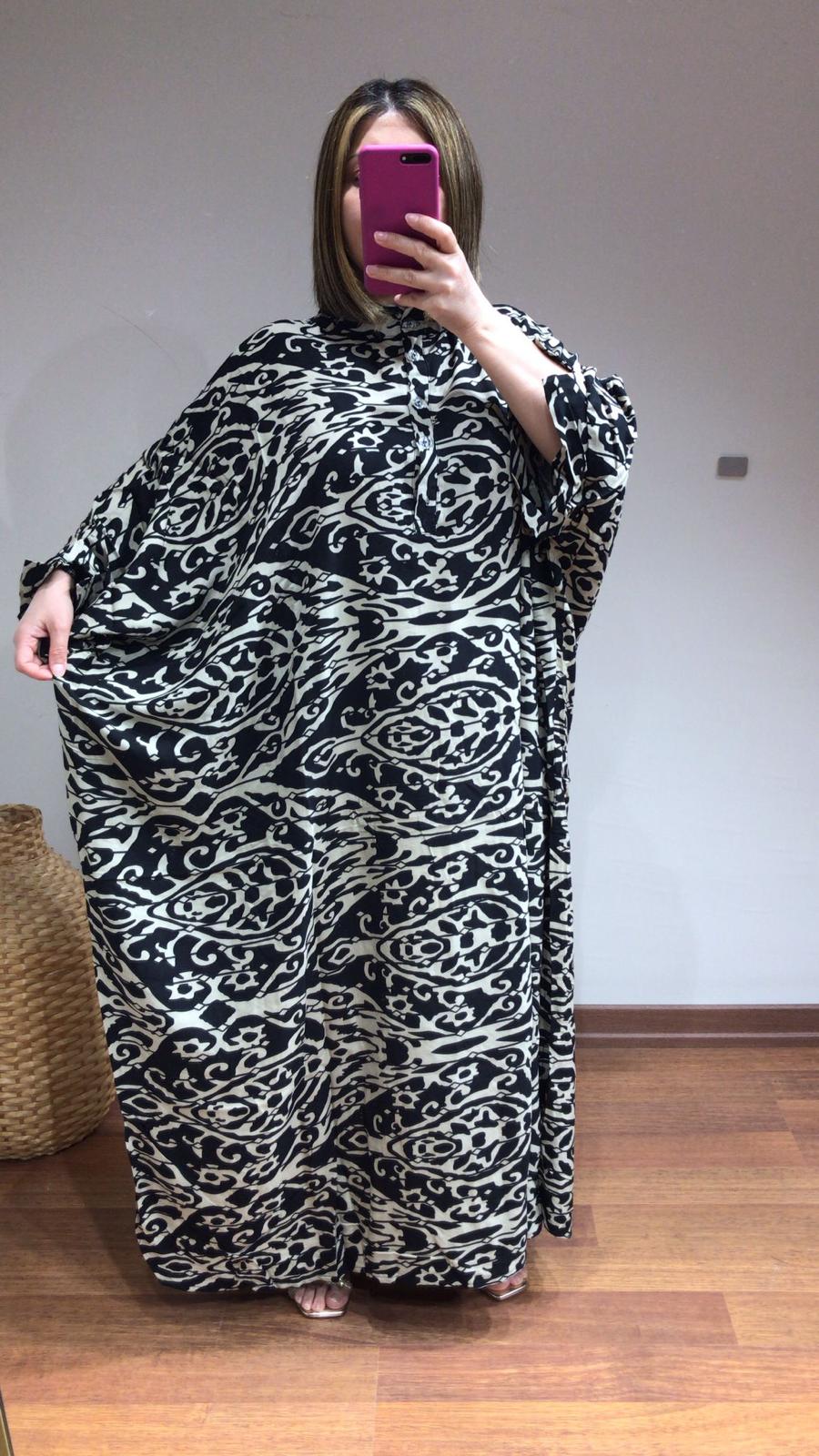 Pamuk viskon bej renk ve siyah renk desen elbise