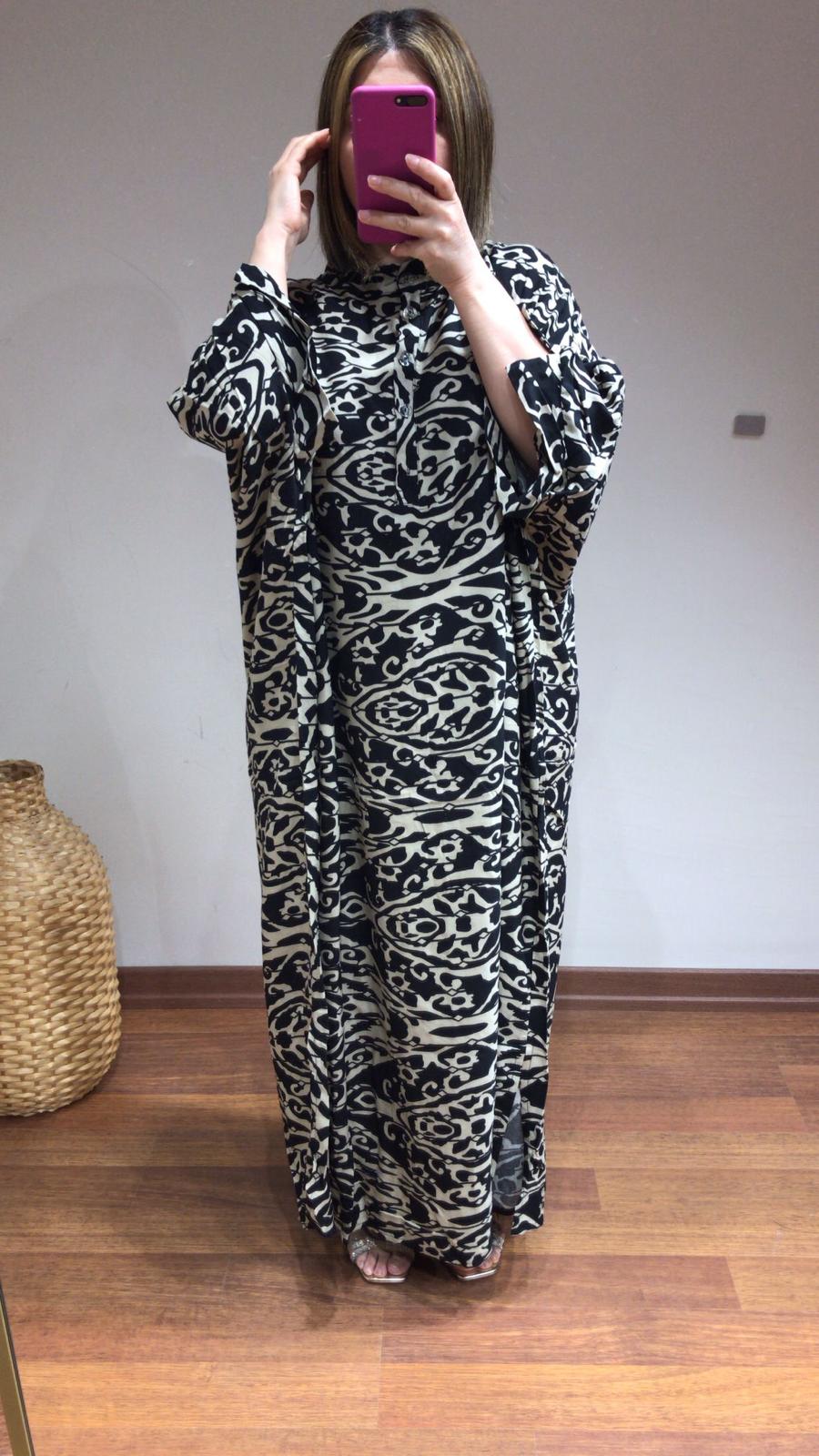 Pamuk viskon bej renk ve siyah renk desen elbise