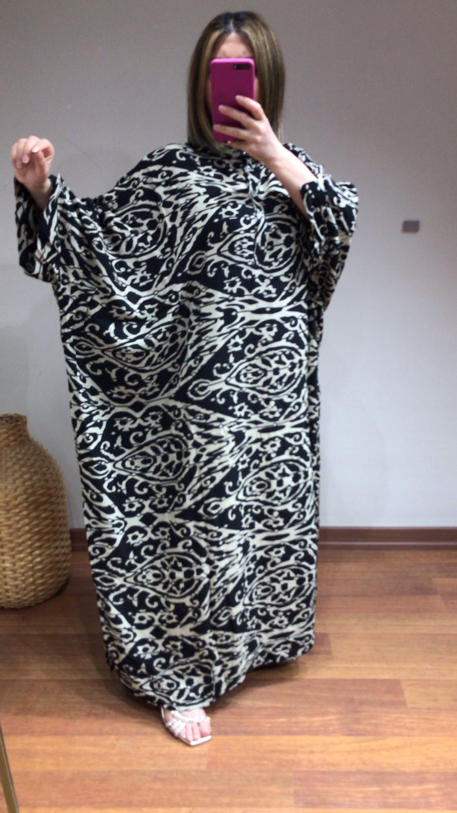 Pamuk viskon bej renk ve siyah renk desen elbise